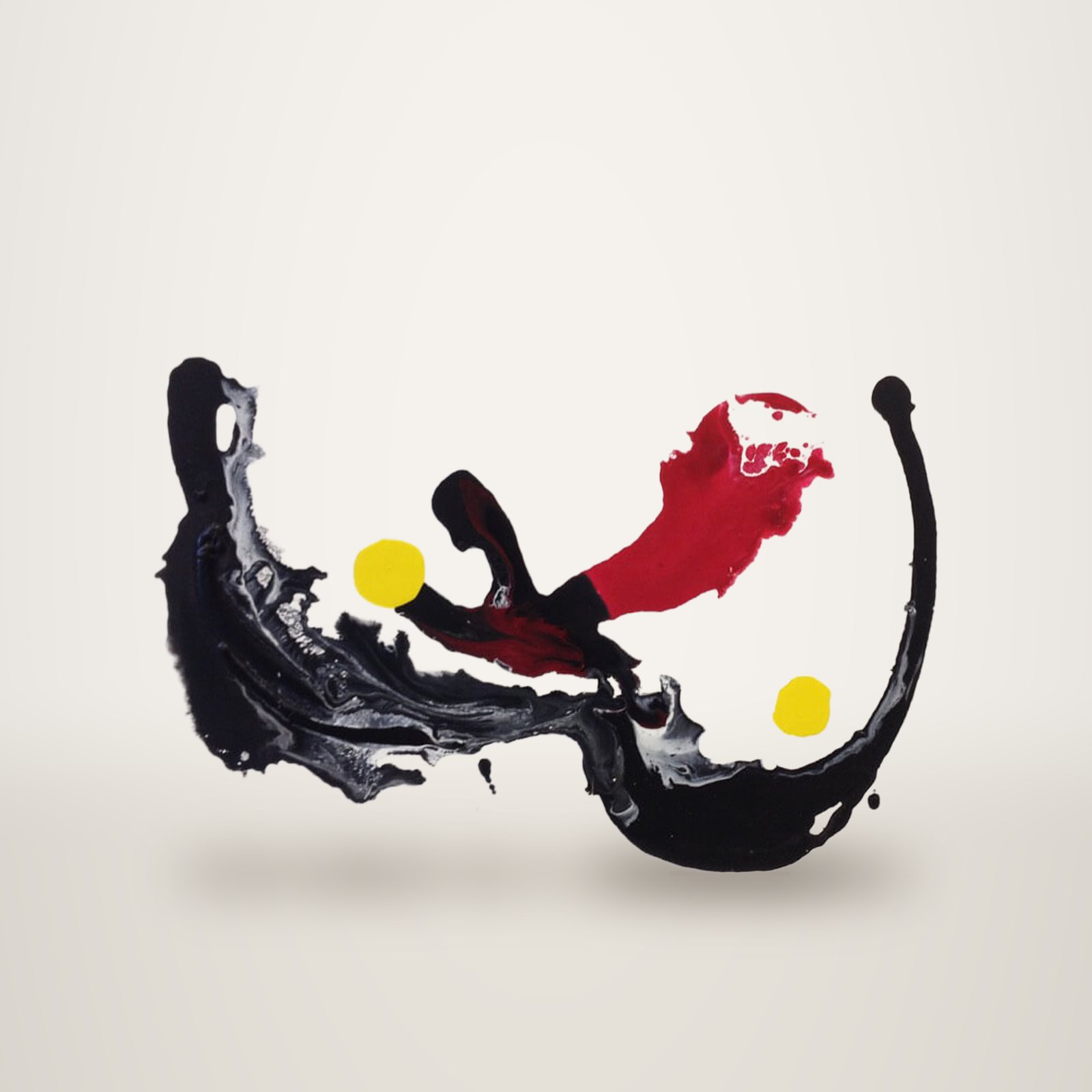 Peinture abstraite aux larges coulées noires et rouges, avec deux disques jaunes, sur un fond blanc.